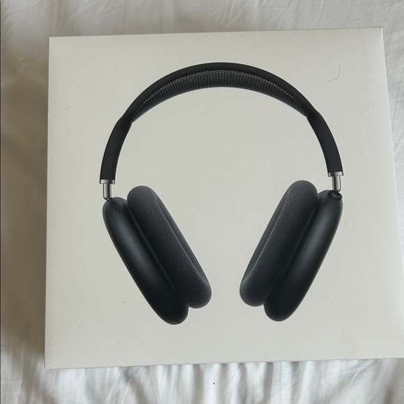 Apple Max Over-Ear Headphones in Black - Picture 1 of 3